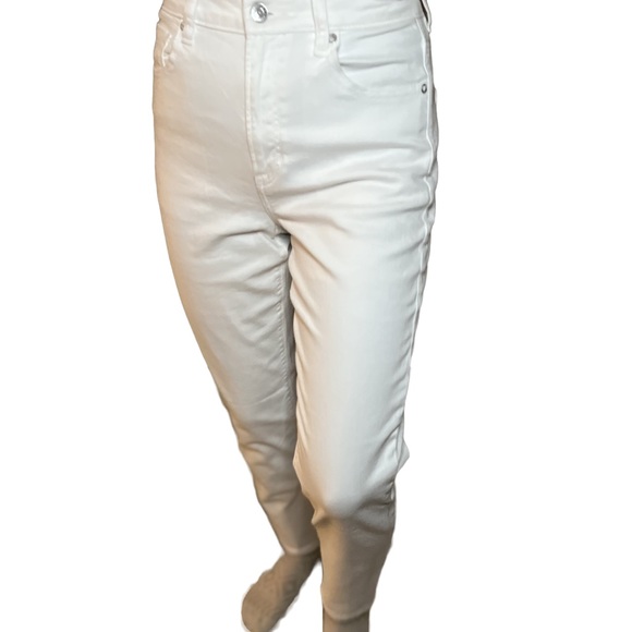 AE White Straight Cut Jeans - Picture 2 of 11